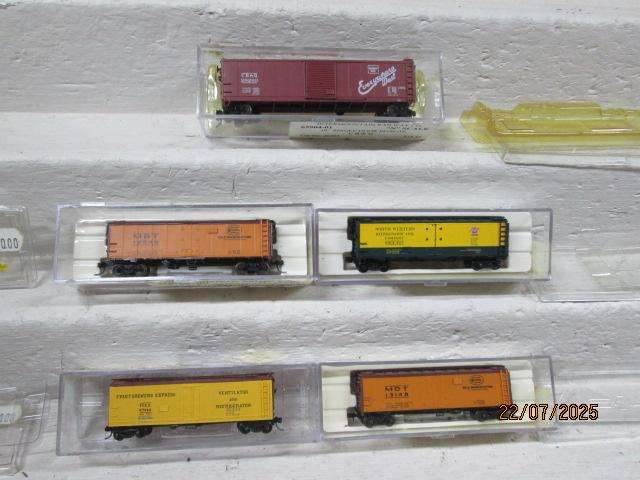 N SCALE - INTERMOUNTAIN RAILWAY CO - VARIOUS BOX CARS - X5 - BOXED