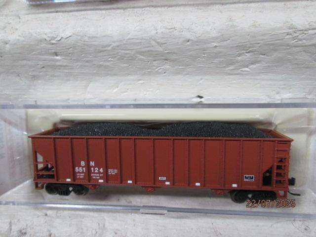 N SCALE - ATLAS - BN 90 TON HOPPERS - X3 - BOXED