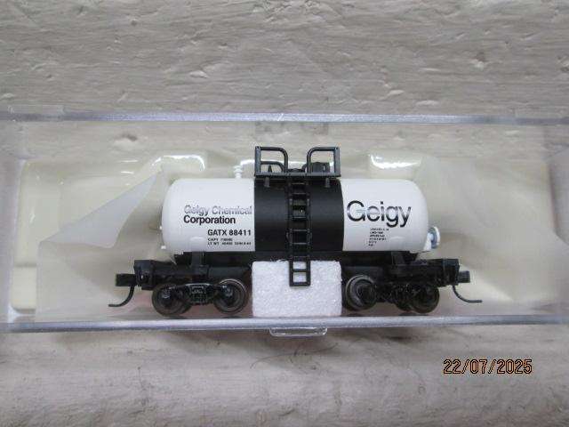 N SCALE - ATLAS - VARIOUS TANKERS - X3 - BOXED