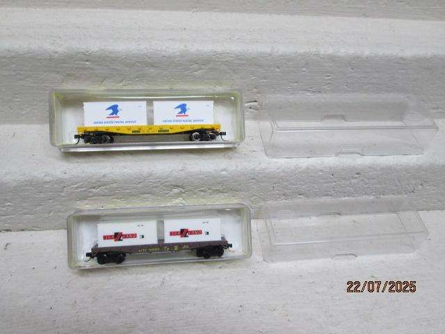 N SCALE - MODEL POWER - 50 FOOT FLAT CARS WITH CONTAINER LOADS - X2 - BOXED