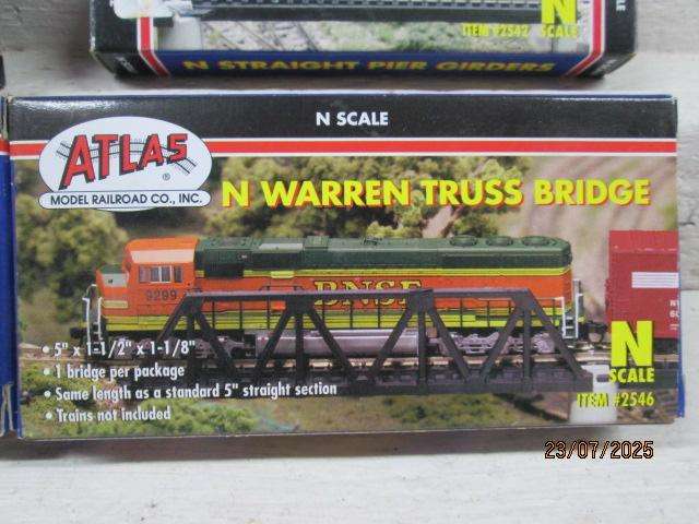 N SCALE - ATLAS - BRIDGES - X2 + FENCING AND STRAIGHT PIER GIRDERS - BOXED