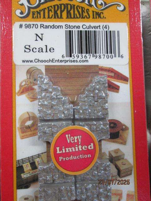 N SCALE - CHOOCH ENTERPRISES - SCENERY ITEMS - X4 PACKS - BOXED