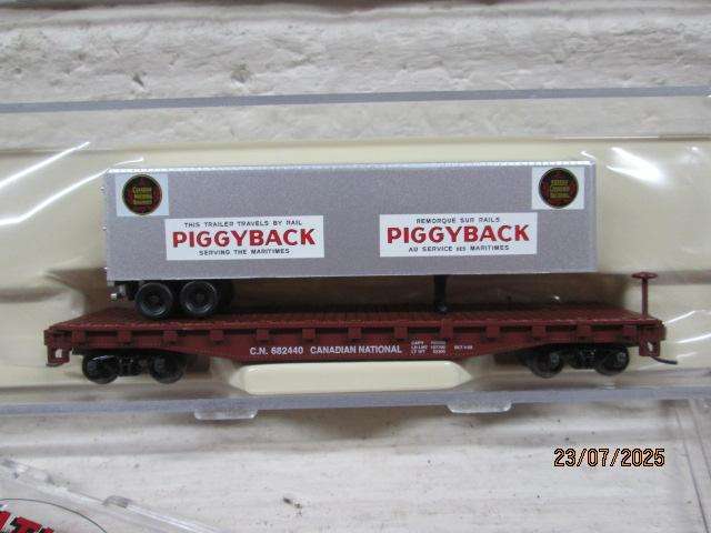 N SCALE - ATLAS - FLAT CAR WAGON WITH TRAILER LOAD - X4 - BOXED