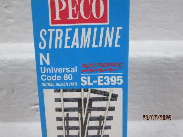 N SCALE - PECO - MEDIUM RADIUS RIGHT HAND - POINT -  SL-E395 - BOXED