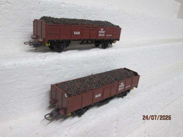 HO SCALE - LIMA - SAR - ES GOODS WAGON - X2 - WITH COAL LOAD