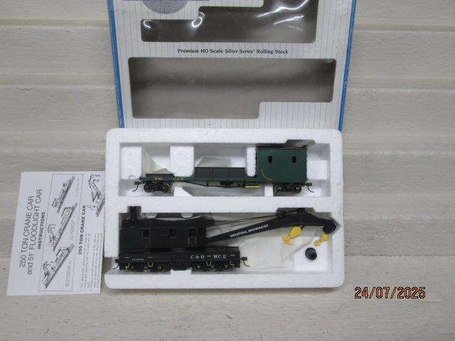 HO SCALE - BACHMANN - 250 TON STEAM CRANE + BOOM TENDER SET - BOXED