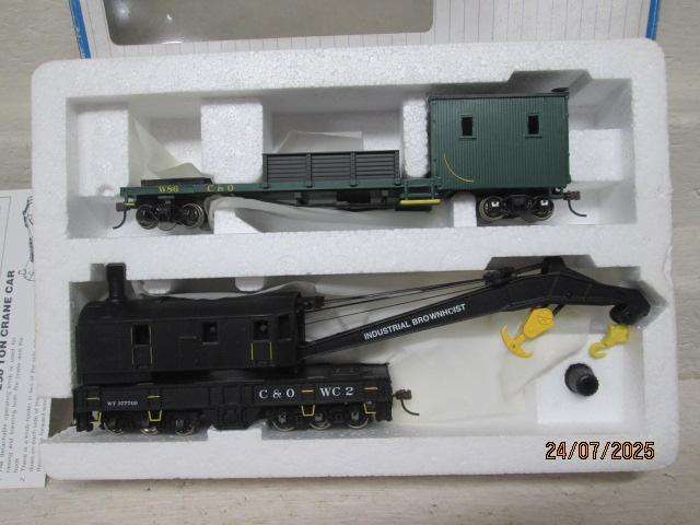 HO SCALE - BACHMANN - 250 TON STEAM CRANE + BOOM TENDER SET - BOXED