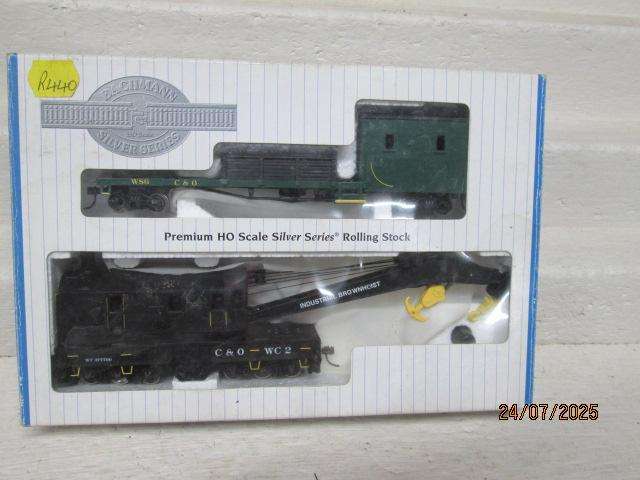 HO SCALE - BACHMANN - 250 TON STEAM CRANE + BOOM TENDER SET - BOXED
