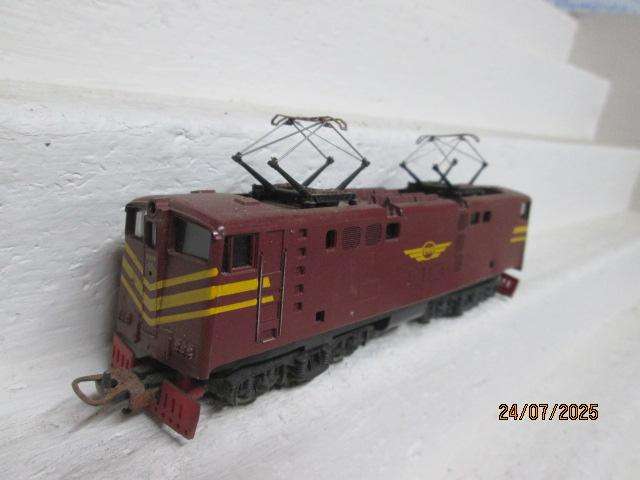 HO SCALE - LIMA - SAR - BROWN 5E ELECTRIC LOCOMOTIVE