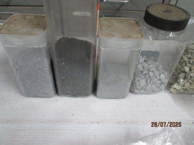 HO / OO SCALE - LARGE AMOUNT OF SCENERY + SCATTER MATERIAL