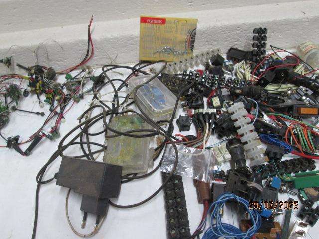 HO SCALE - WIRING + LIGHTS + SWITCHES + STRIP CONNECTORS ETC