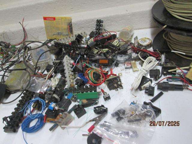 HO SCALE - WIRING + LIGHTS + SWITCHES + STRIP CONNECTORS ETC