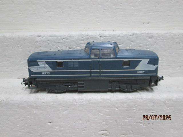 HO SCALE - LIMA - SNCF - V100 DIESEL LOCOMOTIVE