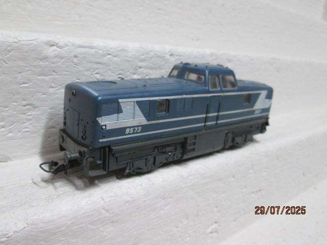 HO SCALE - LIMA - SNCF - V100 DIESEL LOCOMOTIVE