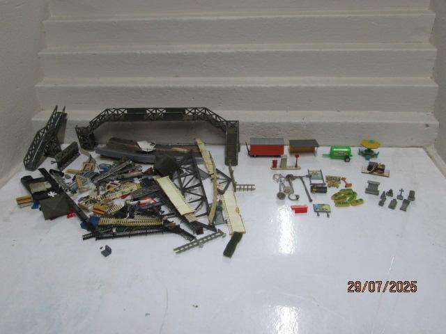 HO SCALE - LARGE AMOUNT OF MODEL RAILWAY SCENERY INCLUDING GRAVEYARD ETC