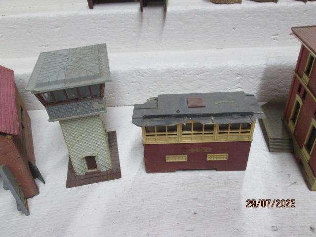 HO SCALE - BUILDING SCRAP YARD