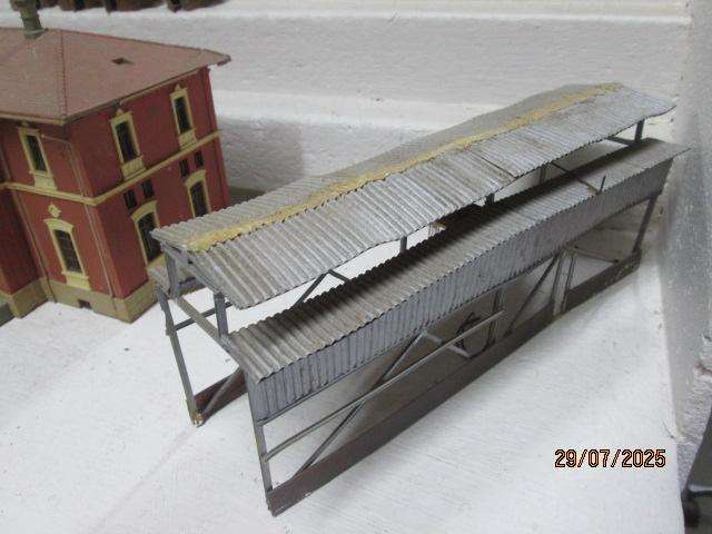HO SCALE - BUILDING SCRAP YARD