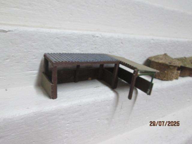 HO SCALE - BUILDING SCRAP YARD