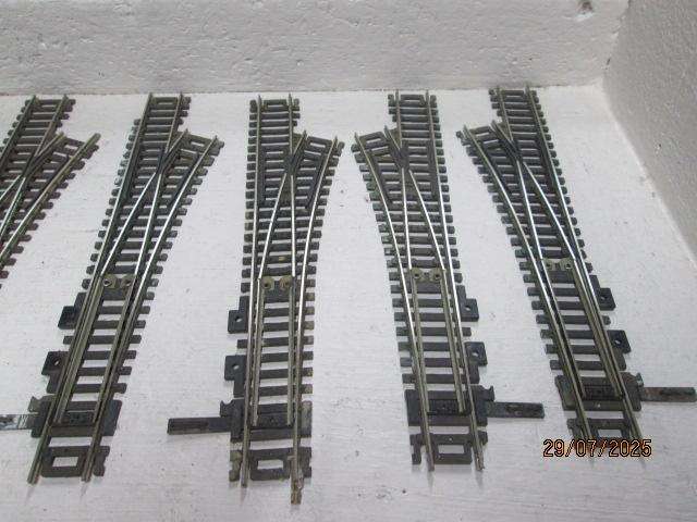 HO / OO SCALE - ATLAS - POINTS X8 + BITS AND PIECES