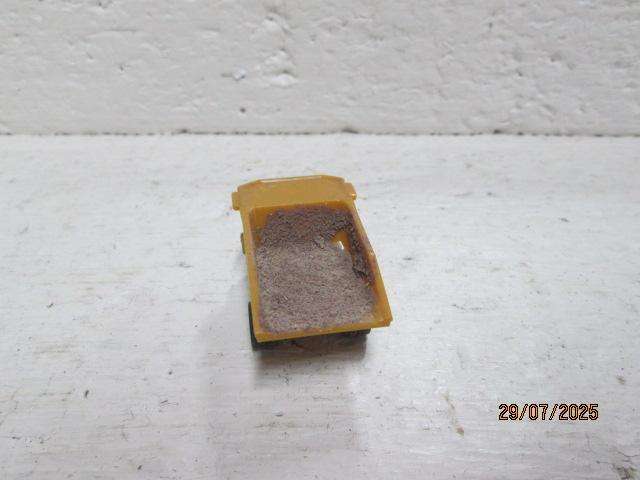 Z SCALE - CATERPILLAR DUMP TRUCK