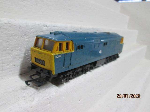 OO SCALE - HORNBY - BR DIESEL LOCOMOTIVE