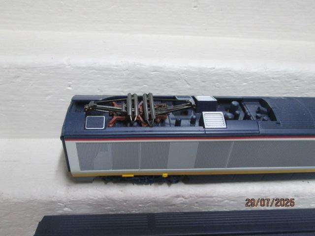 OO SCALE - HORNBY - EUROSTAR - SPEED TRAIN SET