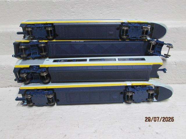 OO SCALE - HORNBY - EUROSTAR - SPEED TRAIN SET