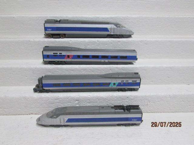 HO SCALE - JOUEF - TGV - SPEED TRAIN SET (X2 POWER UNITS)