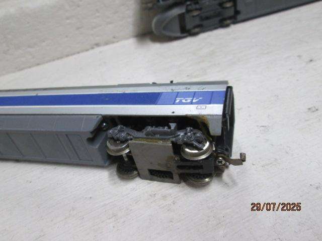HO SCALE - JOUEF - TGV - SPEED TRAIN SET (X2 POWER UNITS)