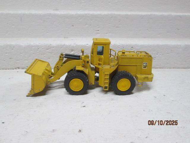 DIE CAST -1:50 SCALE - NZG BULLDOZER