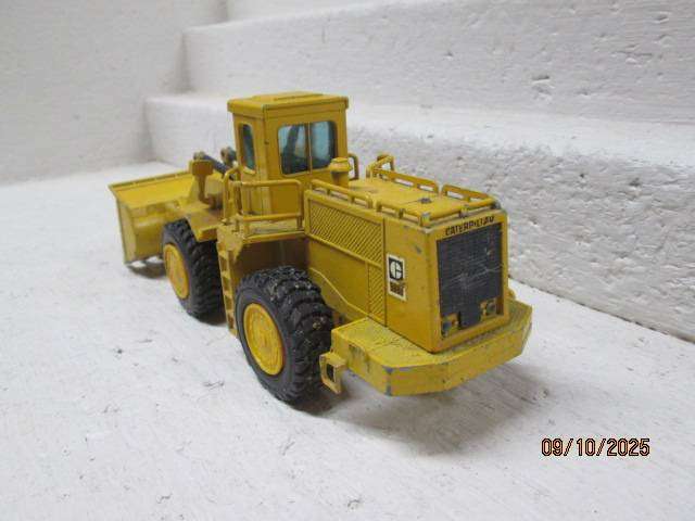 DIE CAST -1:50 SCALE - NZG BULLDOZER