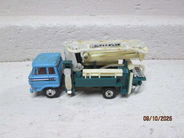 DIE CAST - 1:73 SCALE - SHINSEI FUSO CRANE TRUCK