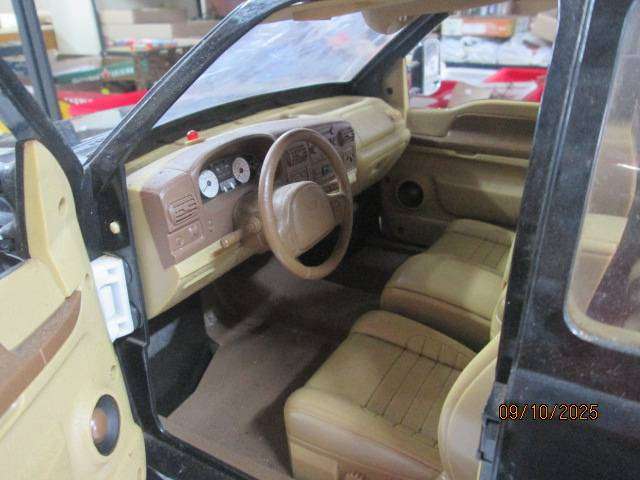 1:6 SCALE - RADIO CONTROL TRUCK - EZTEC - FORD F-350