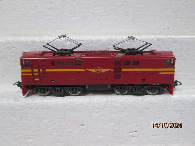 HO SCALE - LIMA - SAR - RED 5E ELECTRIC LOCOMOTIVE