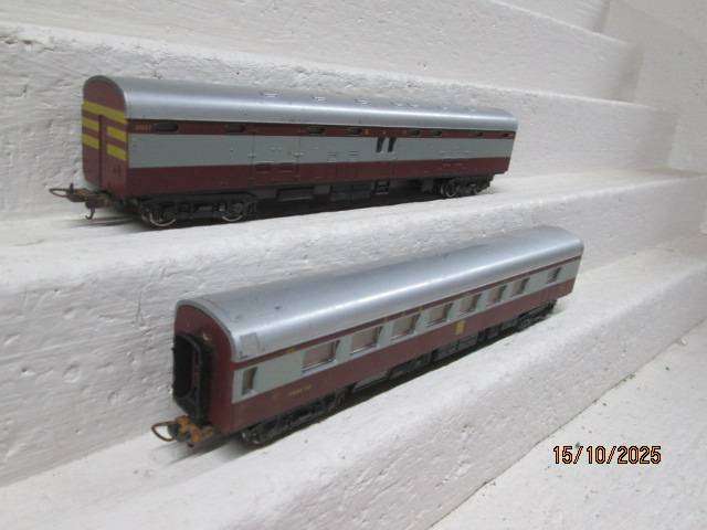 HO SCALE - LIMA - SAR - TRANSKAROO COACHES - X2