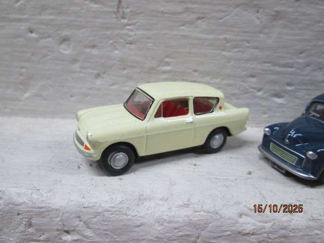 OO SCALE - OXFORD DIECAST MOTORCAR MODELS - X6