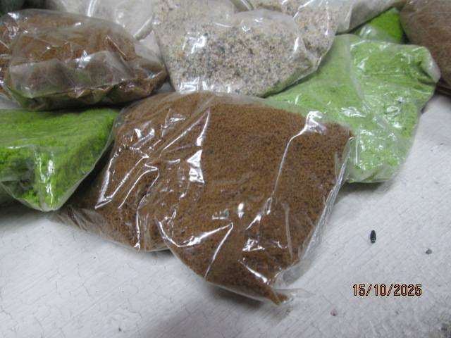 HO / OO SCALE - LARGE AMOUNT OF SCENERY MATERIAL X53 PKTS