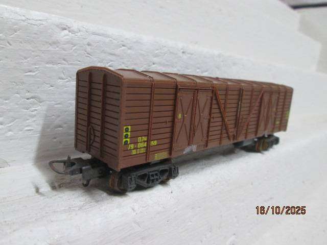 HO SCALE - LIMA - SAR - BROWN OZ BOX CAR WAGON