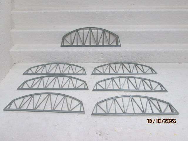 HO SCALE - BRIDGE SIDES - X7