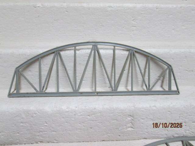 HO SCALE - BRIDGE SIDES - X7