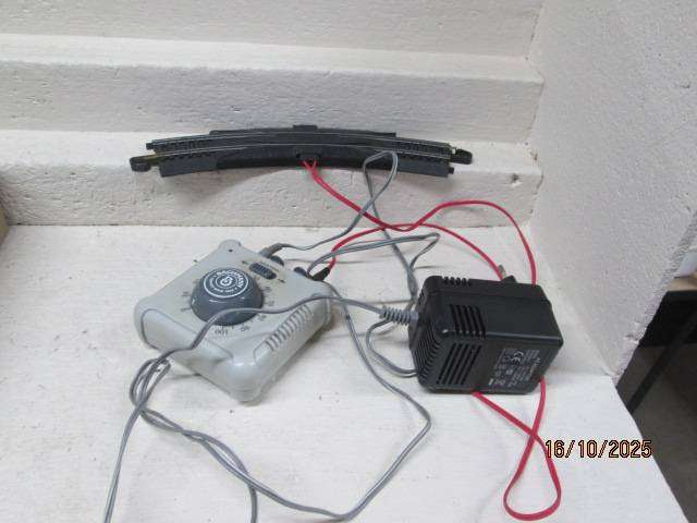 HO / OO SCALE - BACHMANN - EZ TRACK -  CONTROLLER, POINTS & EQUIPMENT