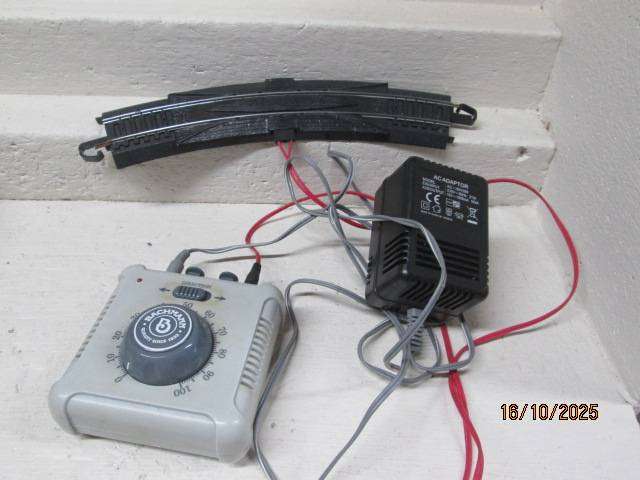 HO / OO SCALE - BACHMANN - EZ TRACK -  CONTROLLER, POINTS & EQUIPMENT