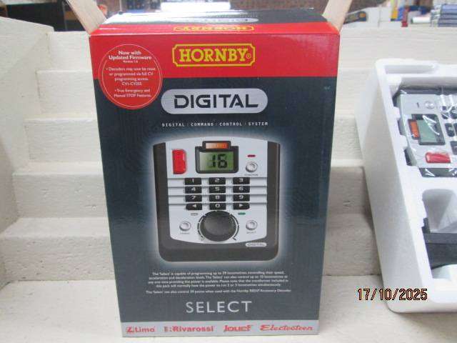 OO SCALE - HORNBY - DIGITAL CONTROLLER - BOXED