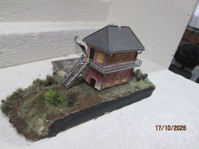 HO SCALE - VARIOUS BUILDINGS - X3