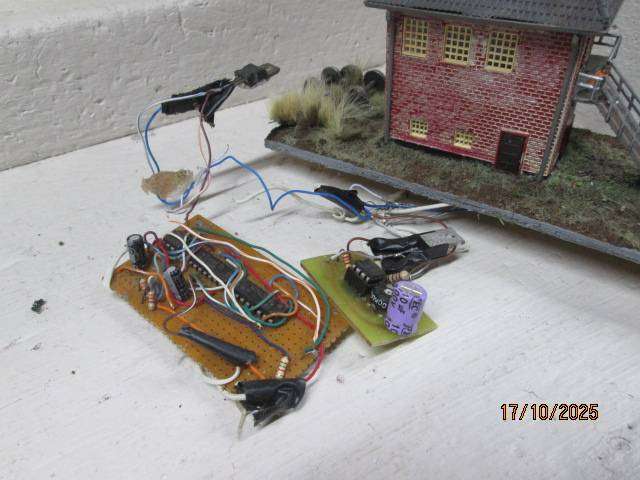 HO SCALE - VARIOUS BUILDINGS - X3