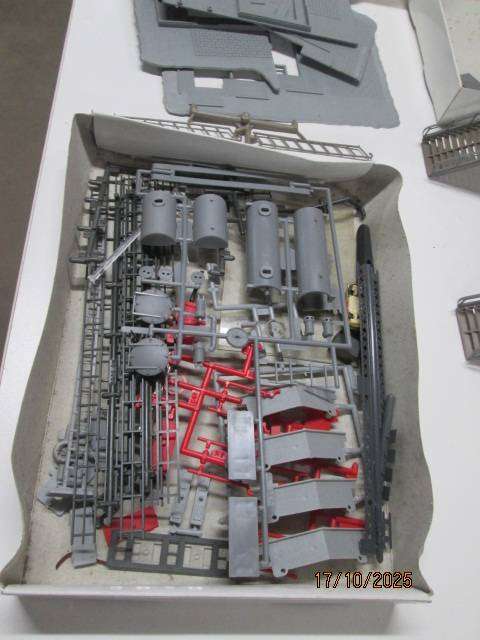 HO / OO SCALE - PEDESTRIAN RAIL FOOT BRIDGE + VARIOUS BITS AND PIECES  -