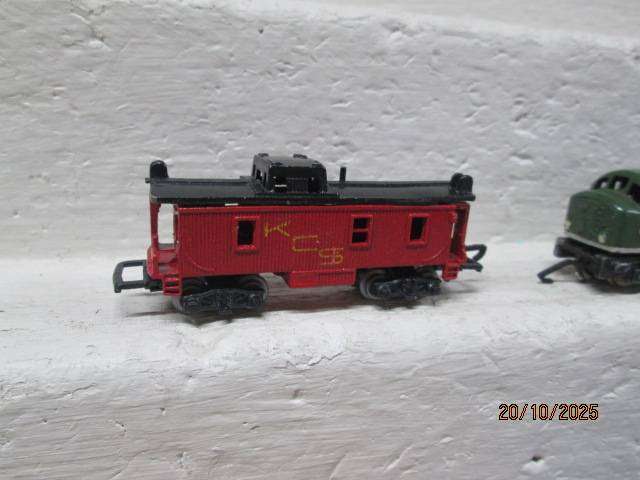 N SCALE - LONESTAR - X7 GOODS WAGONS + X1 DIESEL LOCOMOTIVE