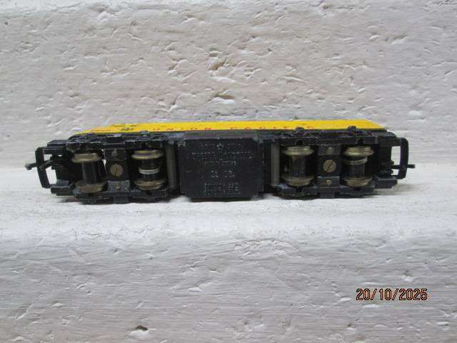 N SCALE - LONESTAR - X2 PASSENGER COACHES + X1 DIESEL LOCOMOTIVE