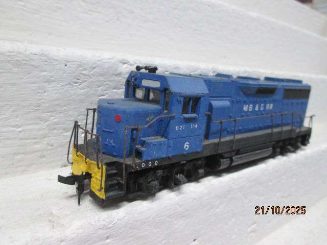 HO SCALE - ATHEARN - BLUE DIESEL LOCOMOTIVE