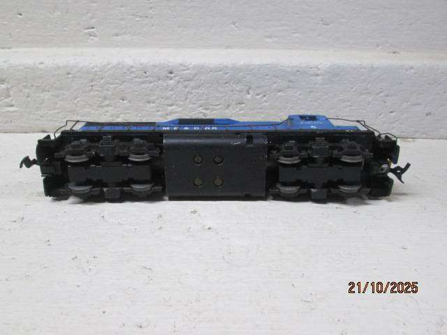 HO SCALE - ATHEARN - BLUE DIESEL LOCOMOTIVE